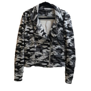 Rue 21 Camo Jacket - L